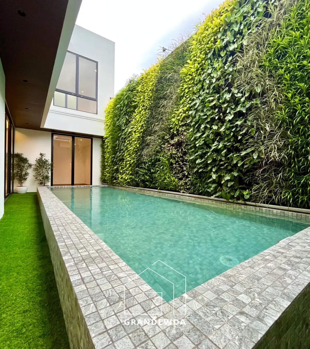 Jual Rumah Pondok Indah Jakarta Selatan Design Tropical Modern Style
