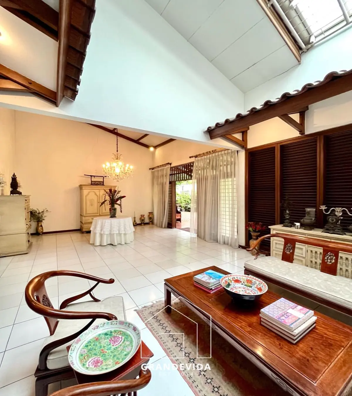 Jual Rumah Kemang Jakarta Selatan Halaman Luas Terawat