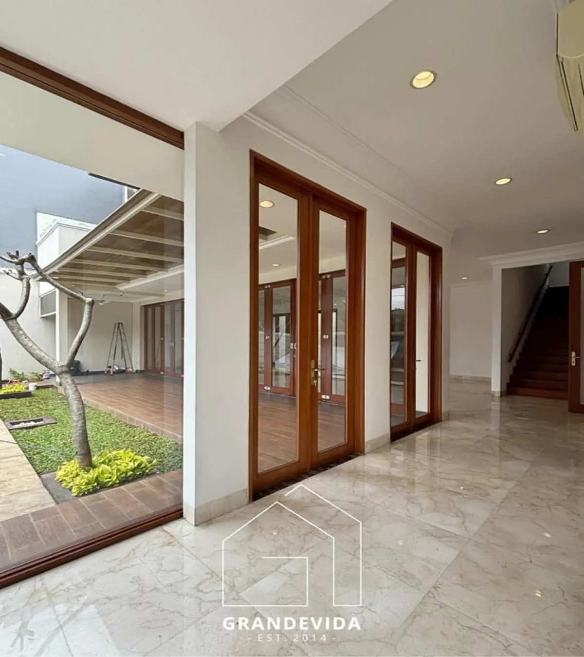 Rumah Dijual Murah Cipete Jakarta Selatan posisi Hook