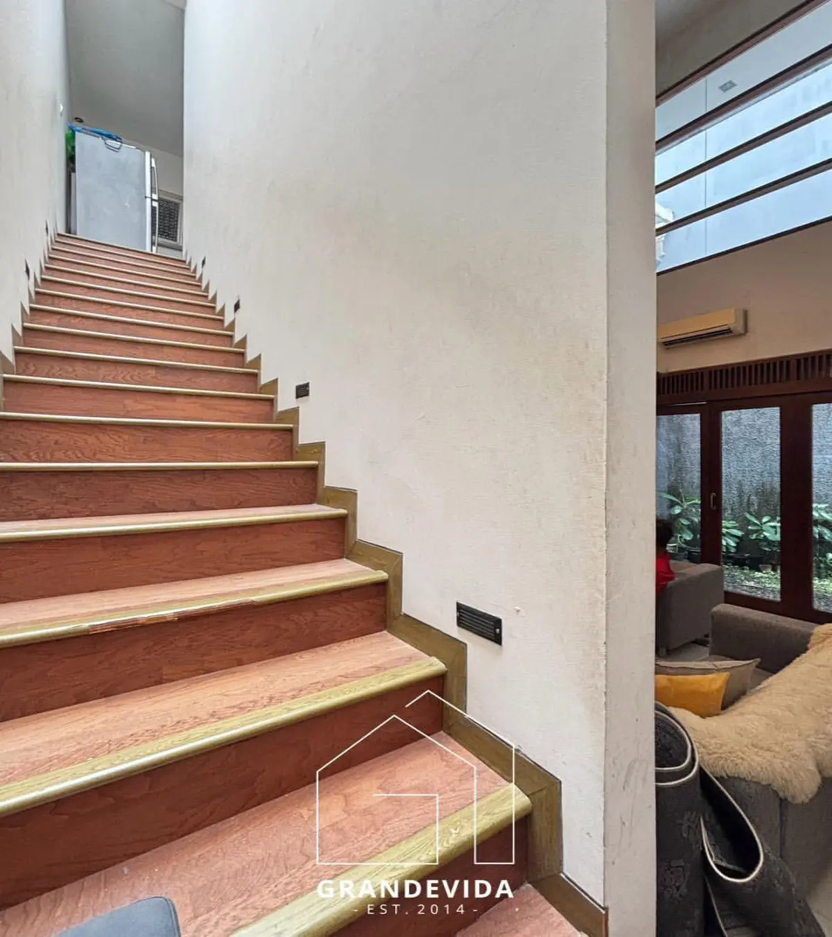 Jual Rumah Terawat Cantik Kebayoran Baru Jakarta Selatan