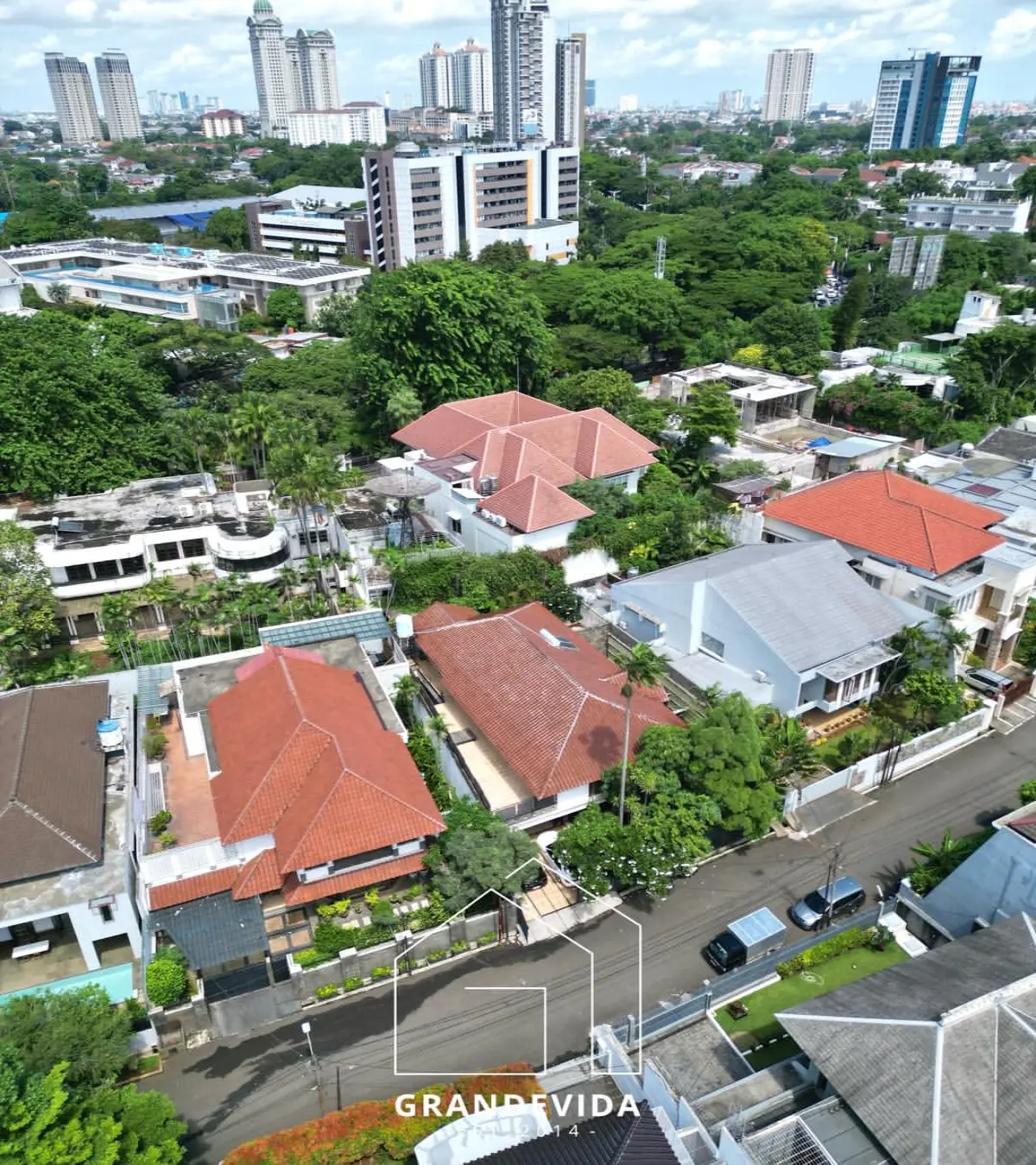 Hunian Eksklusif Simprug, Jaksel - Akses Mudah ke Fasilitas Umum