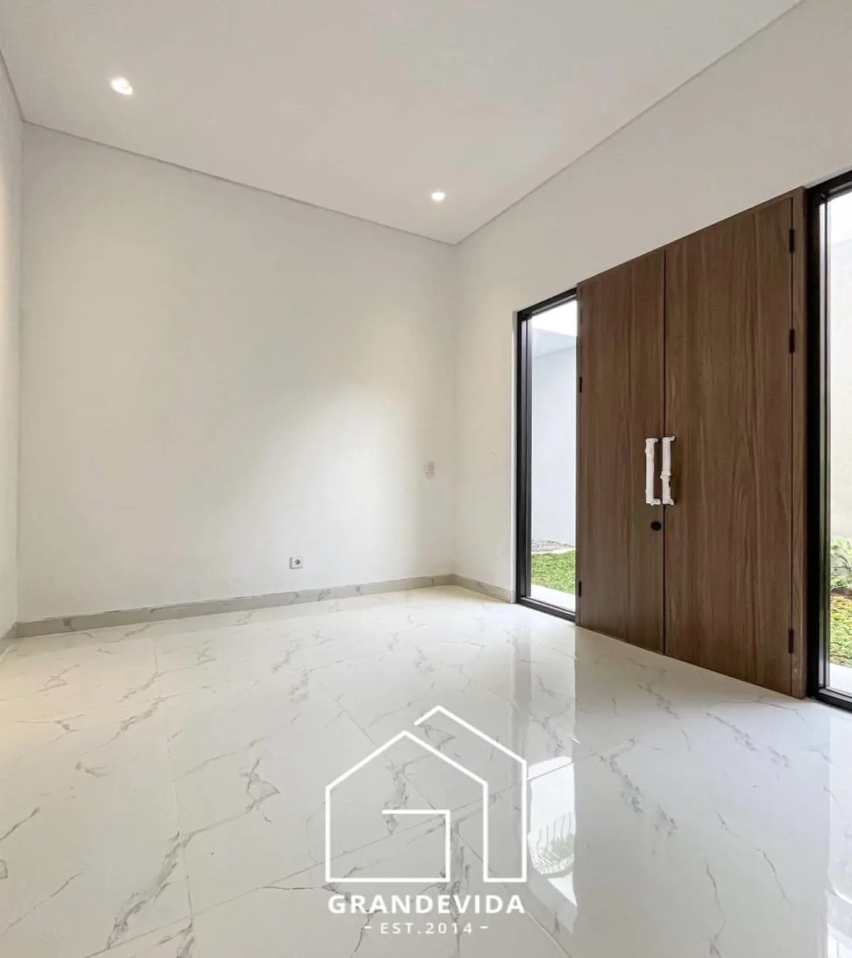 Rumah Baru Design Mediteranian Lokasi Kemang Jakarta Selatan