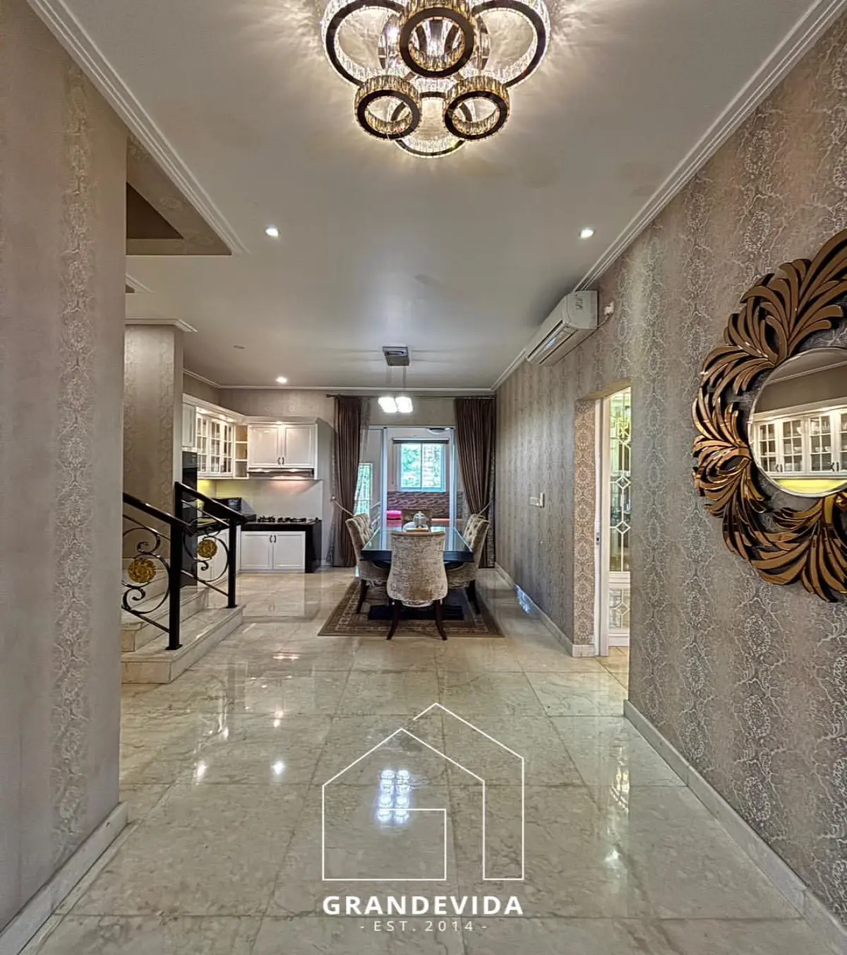 Rumah Mewah Fully Furnished Lebak Bulus, Jakarta Selatan
