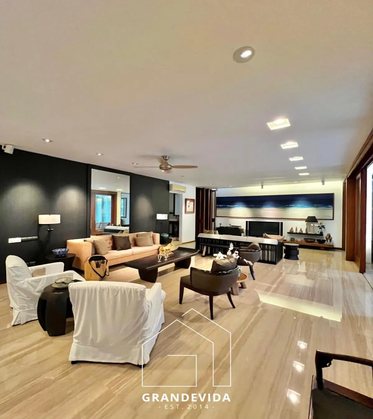 Rumah Mewah Nuansa Villa di Cinere, Tangerang Selatan