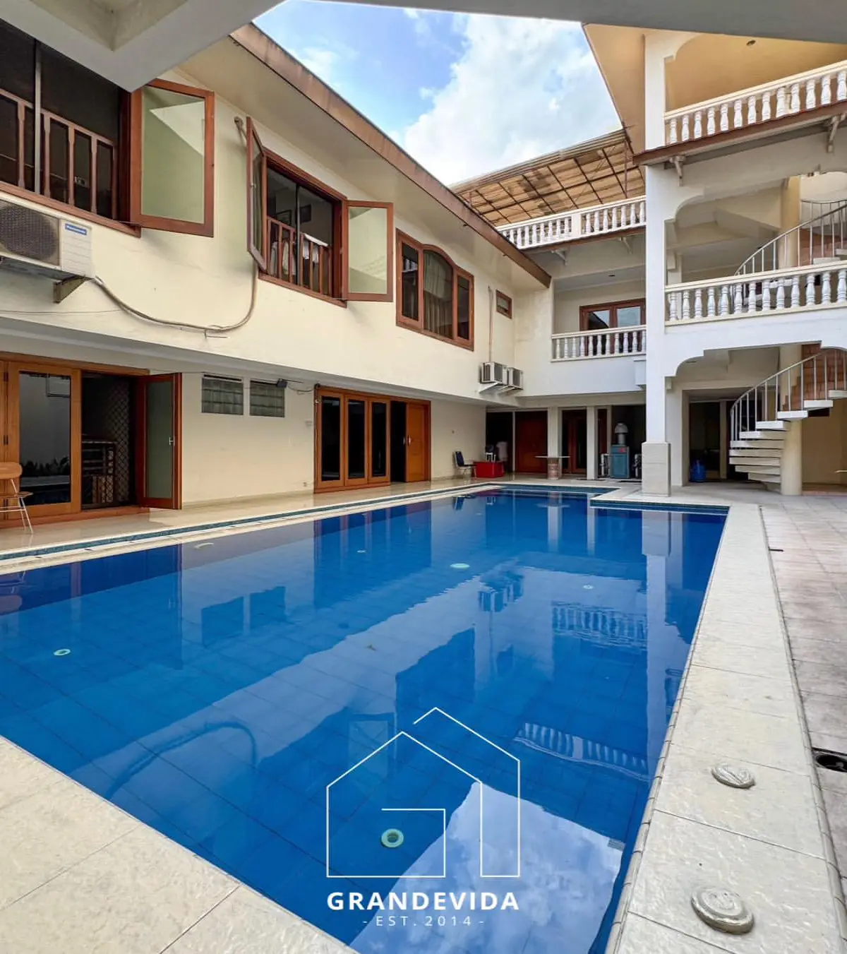 Rumah Dijual di Blok M