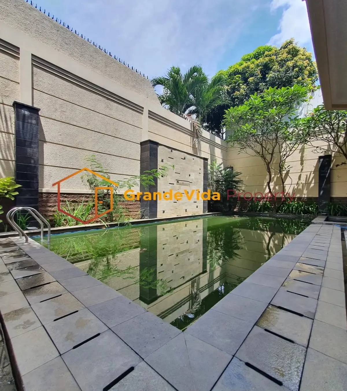 68df94ae7b43d.webp