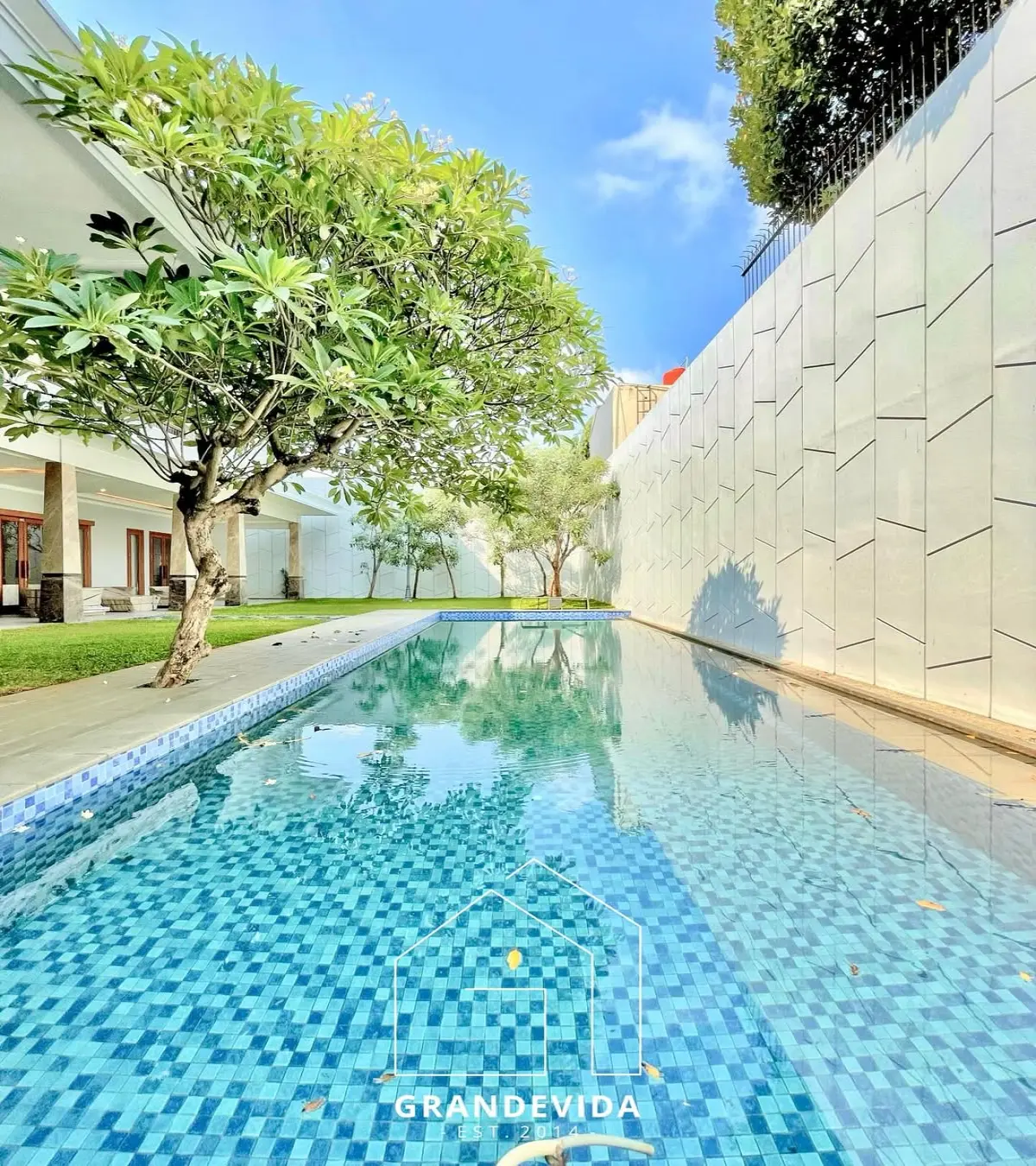 Rumah Dijual di Pedurenan Kemang Jakarta Selatan