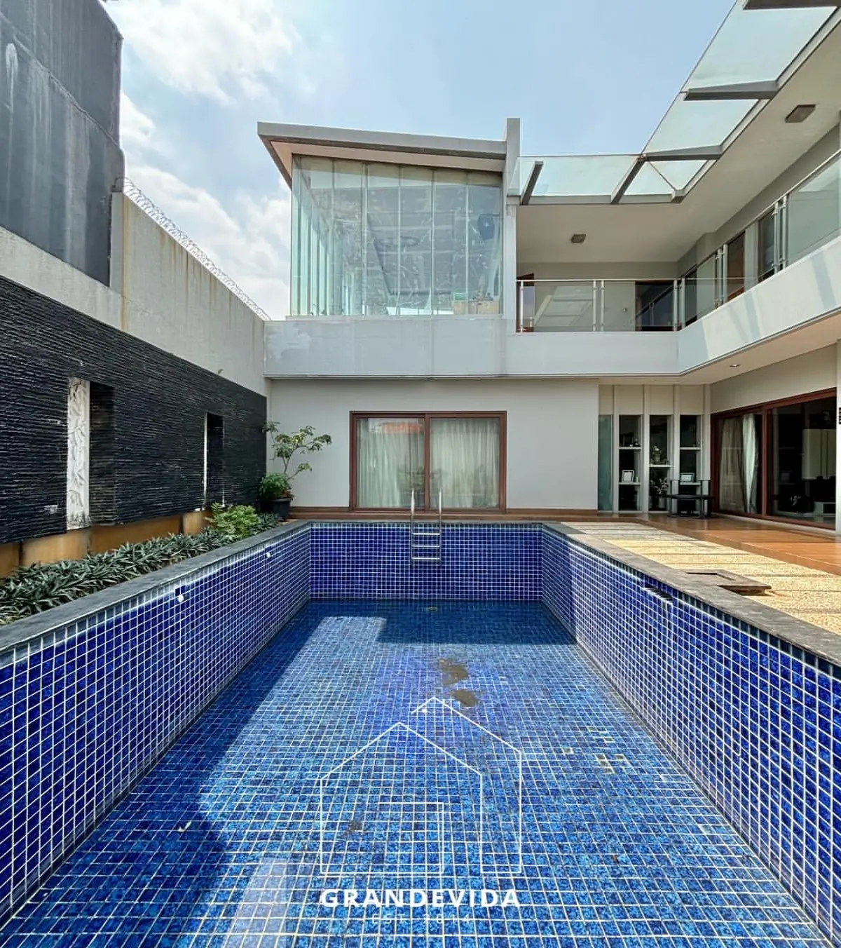 Jual Rumah Permata Hijau Siap Huni