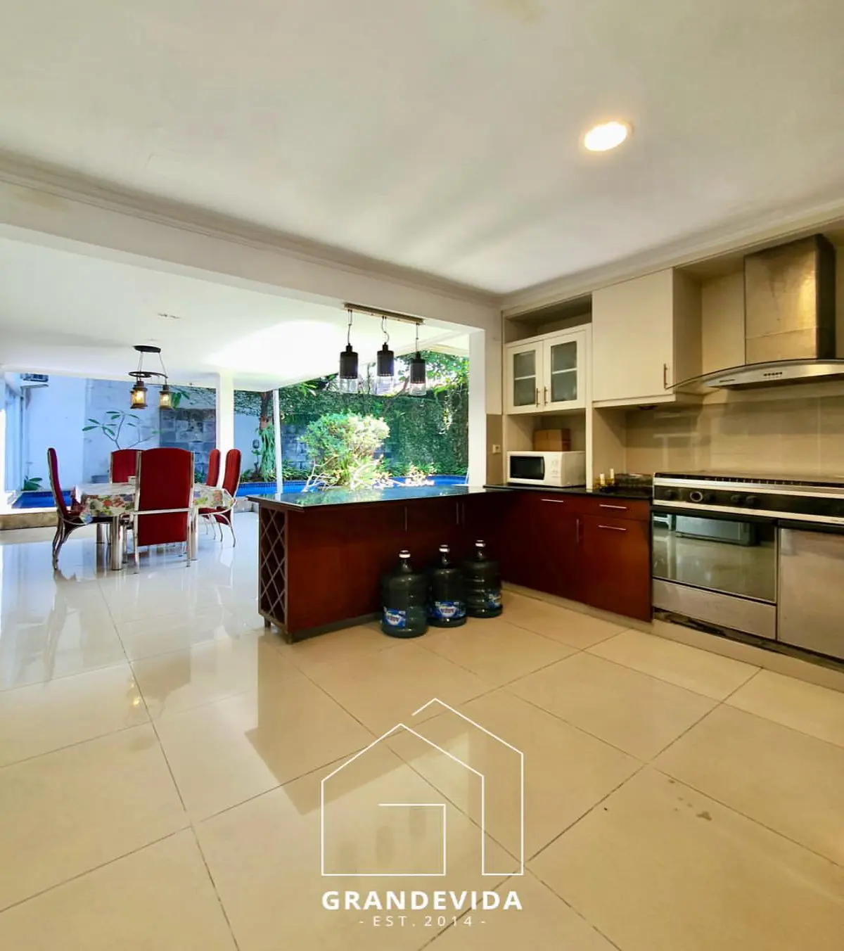 Rumah Dijual Dharmawangsa Kebayoran Baru dalam Townhouse